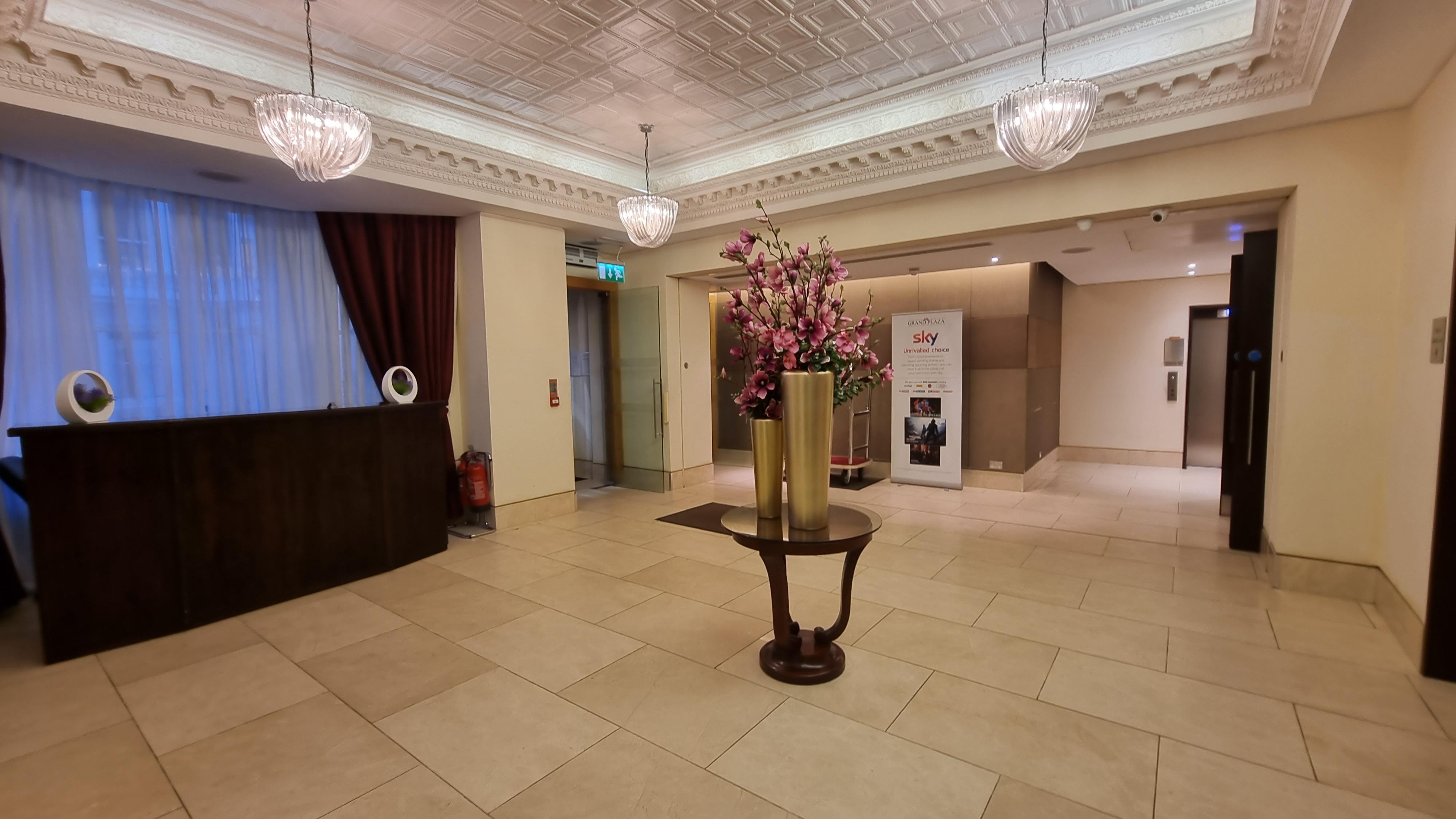 The Park City Grand Plaza Kensington Hotel Лондон Экстерьер фото